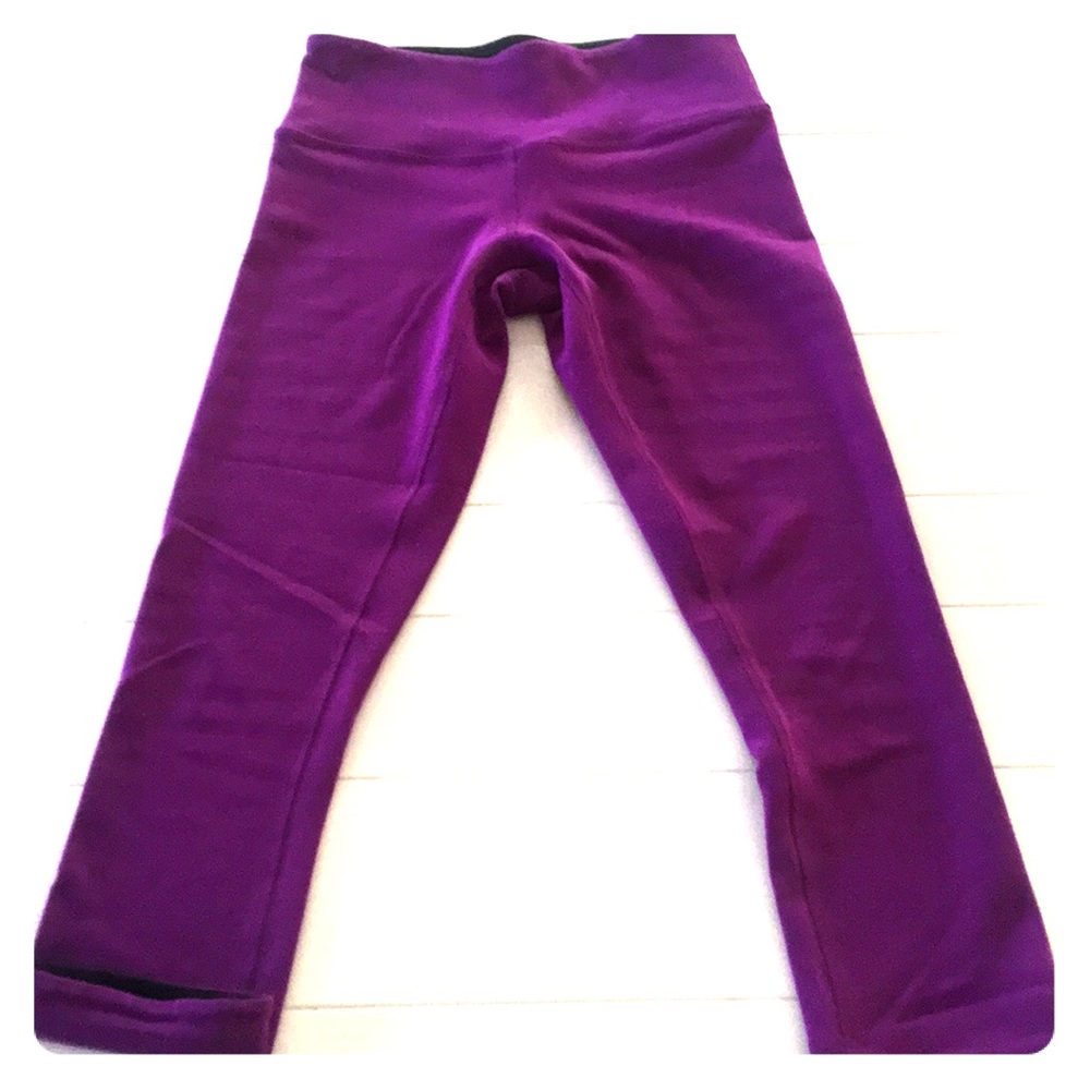 Lululemon purple/black wunder under crop